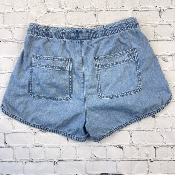 American Eagle Woman’s Lightweight loose fit elastic waist jean shorts size S - Picture 2 of 10